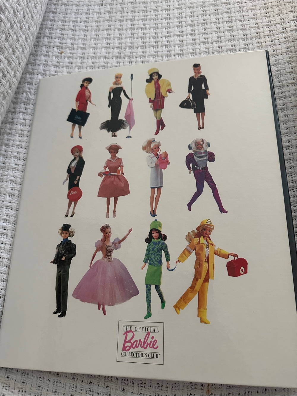 The Official Barbie Collector Binders - Picture 3 of 8